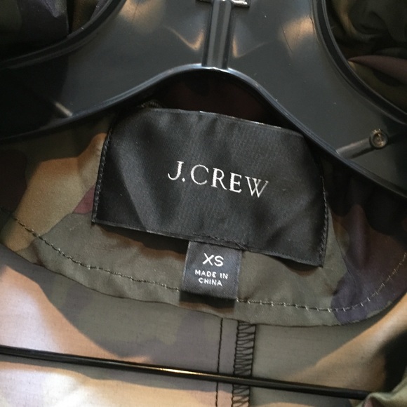 JCrew Camo Lightweight Parka - Picture 3 of 11
